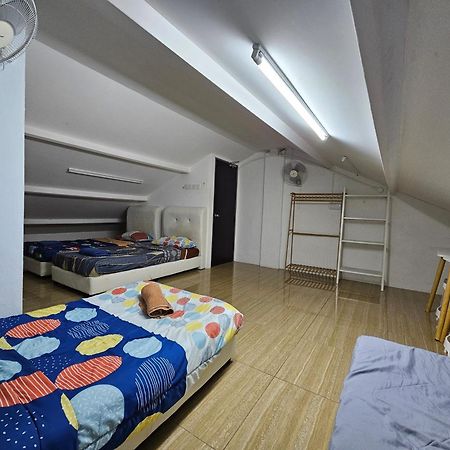 Color Mixed Home Hostel Джорджтаун Экстерьер фото