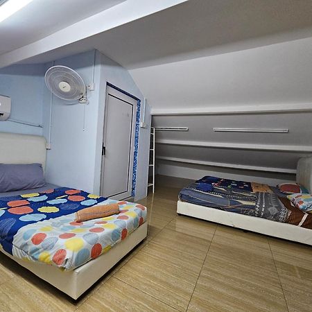 Color Mixed Home Hostel Джорджтаун Экстерьер фото