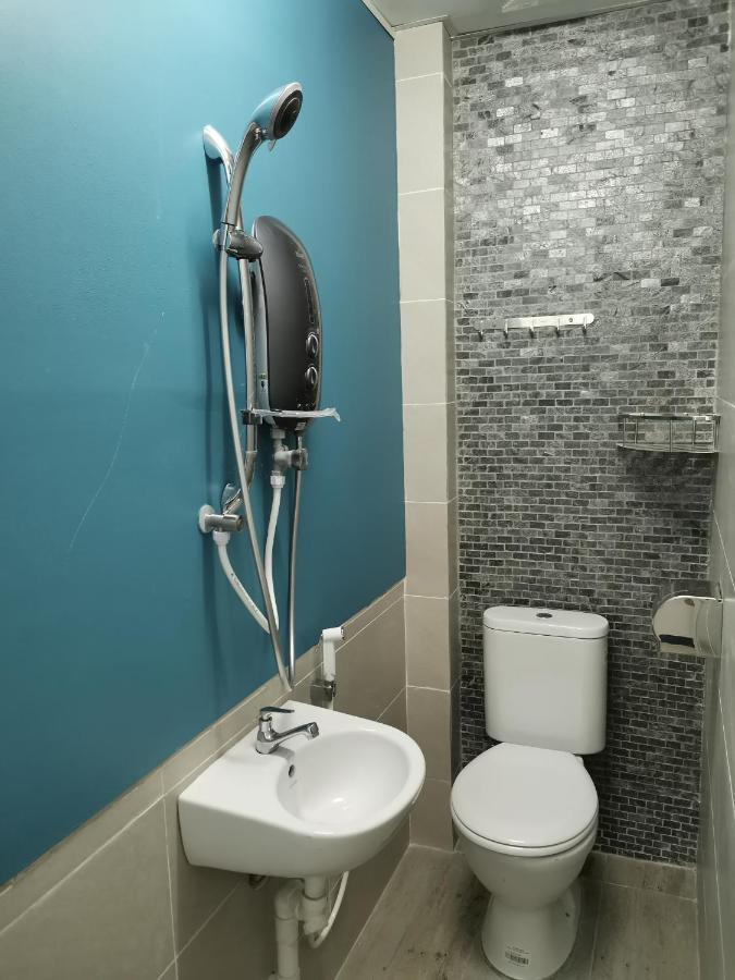 Color Mixed Home Hostel Джорджтаун Экстерьер фото