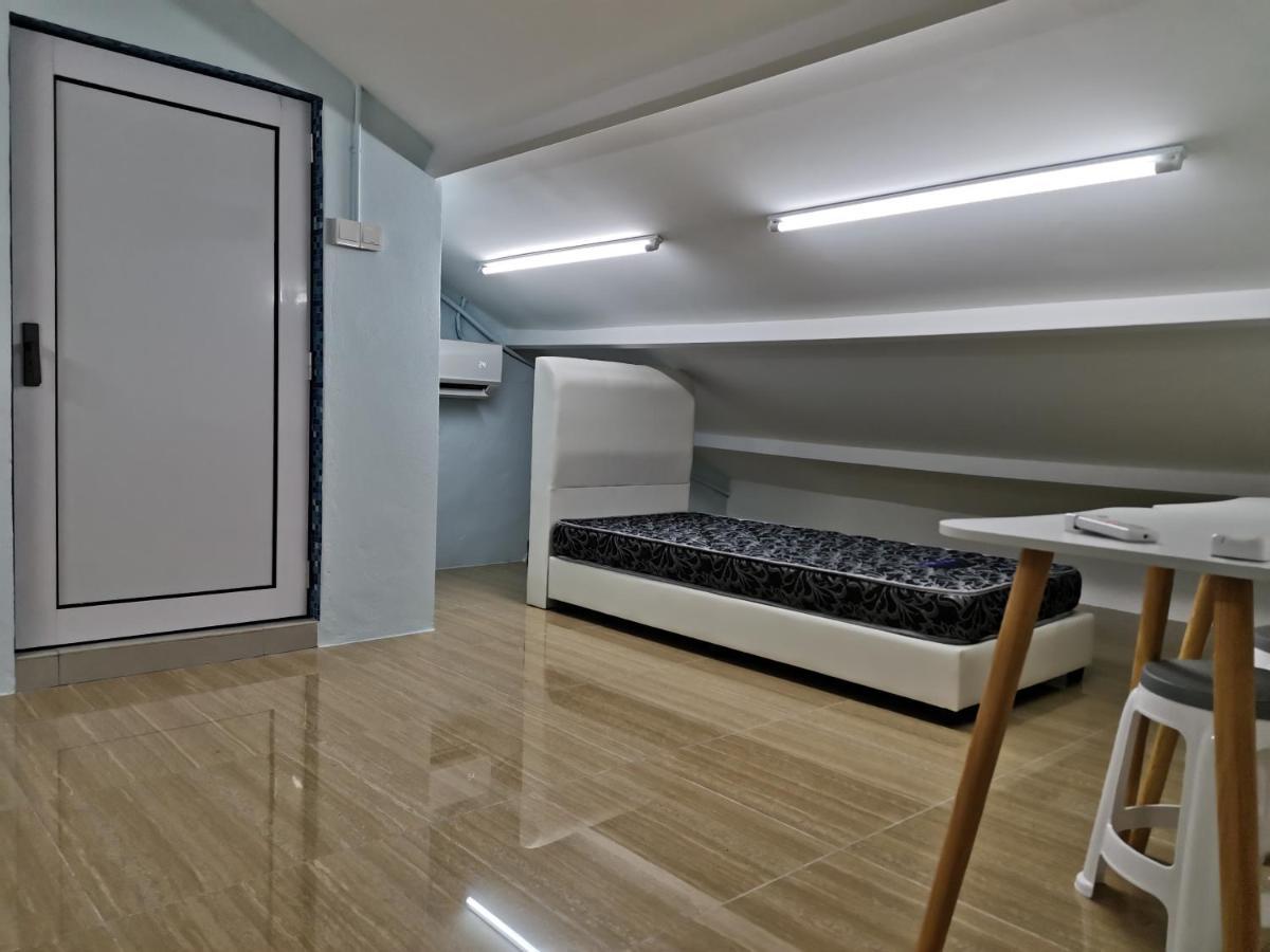 Color Mixed Home Hostel Джорджтаун Экстерьер фото