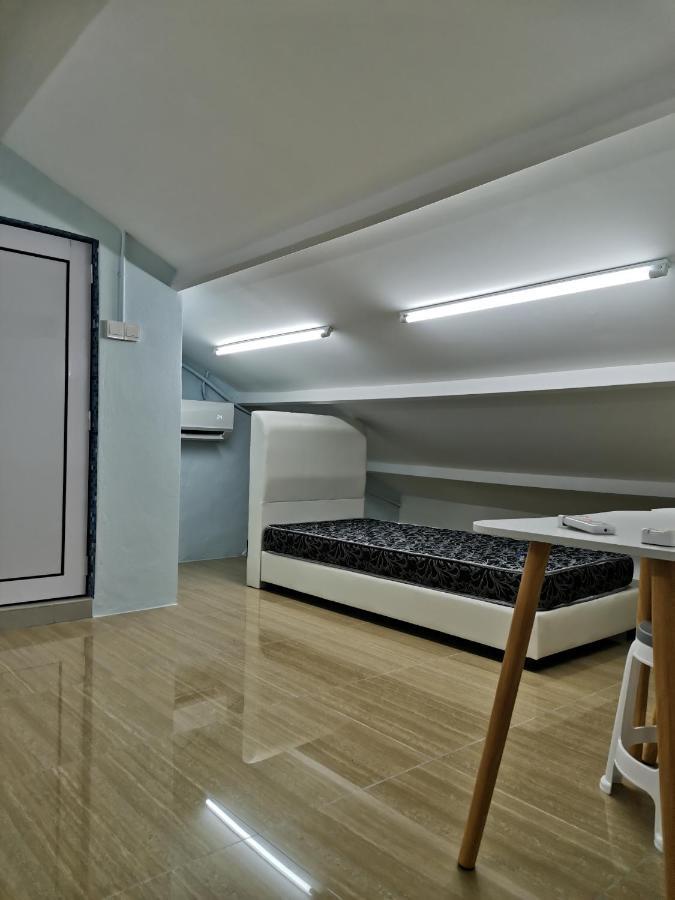 Color Mixed Home Hostel Джорджтаун Экстерьер фото