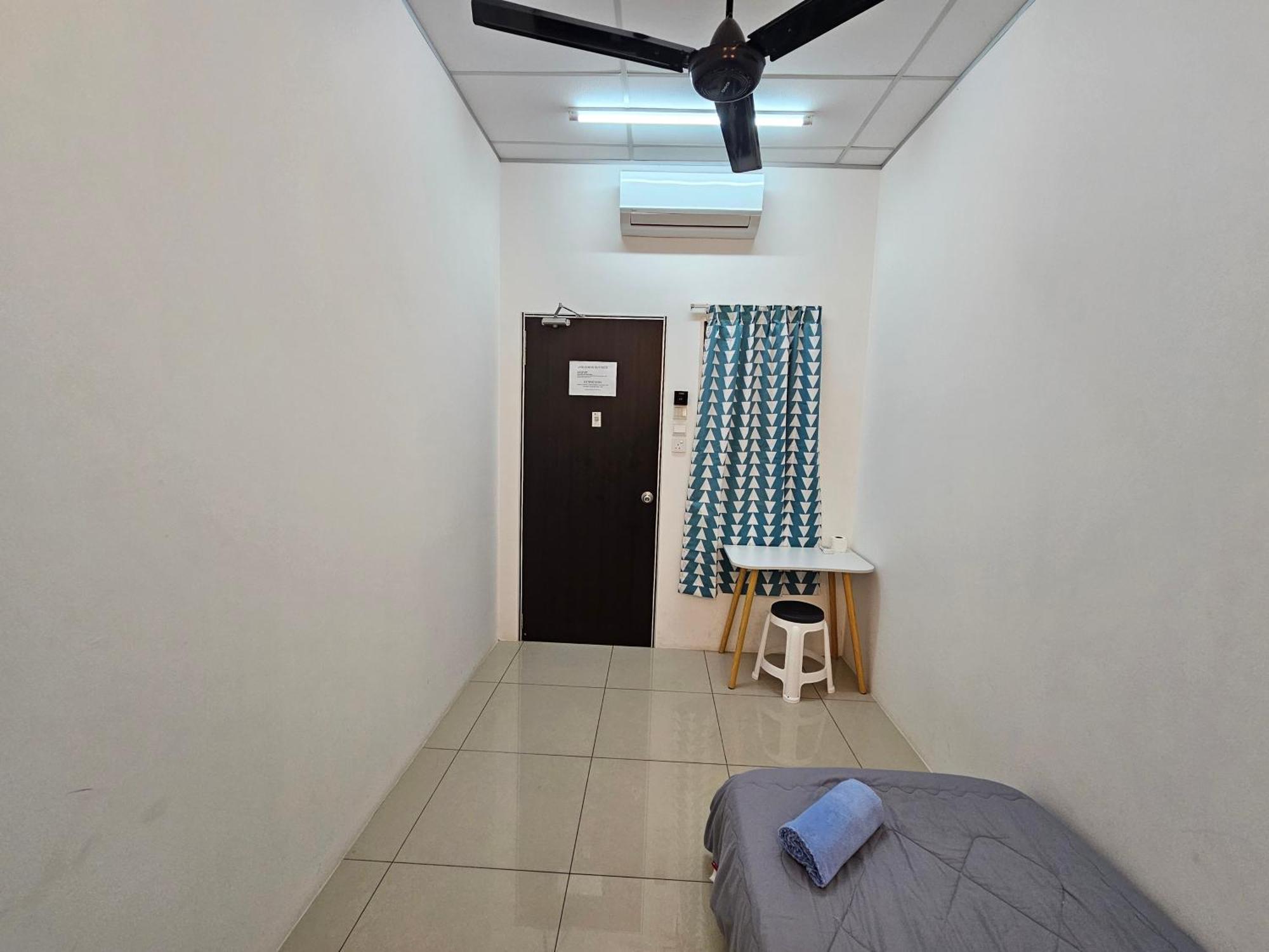 Color Mixed Home Hostel Джорджтаун Экстерьер фото