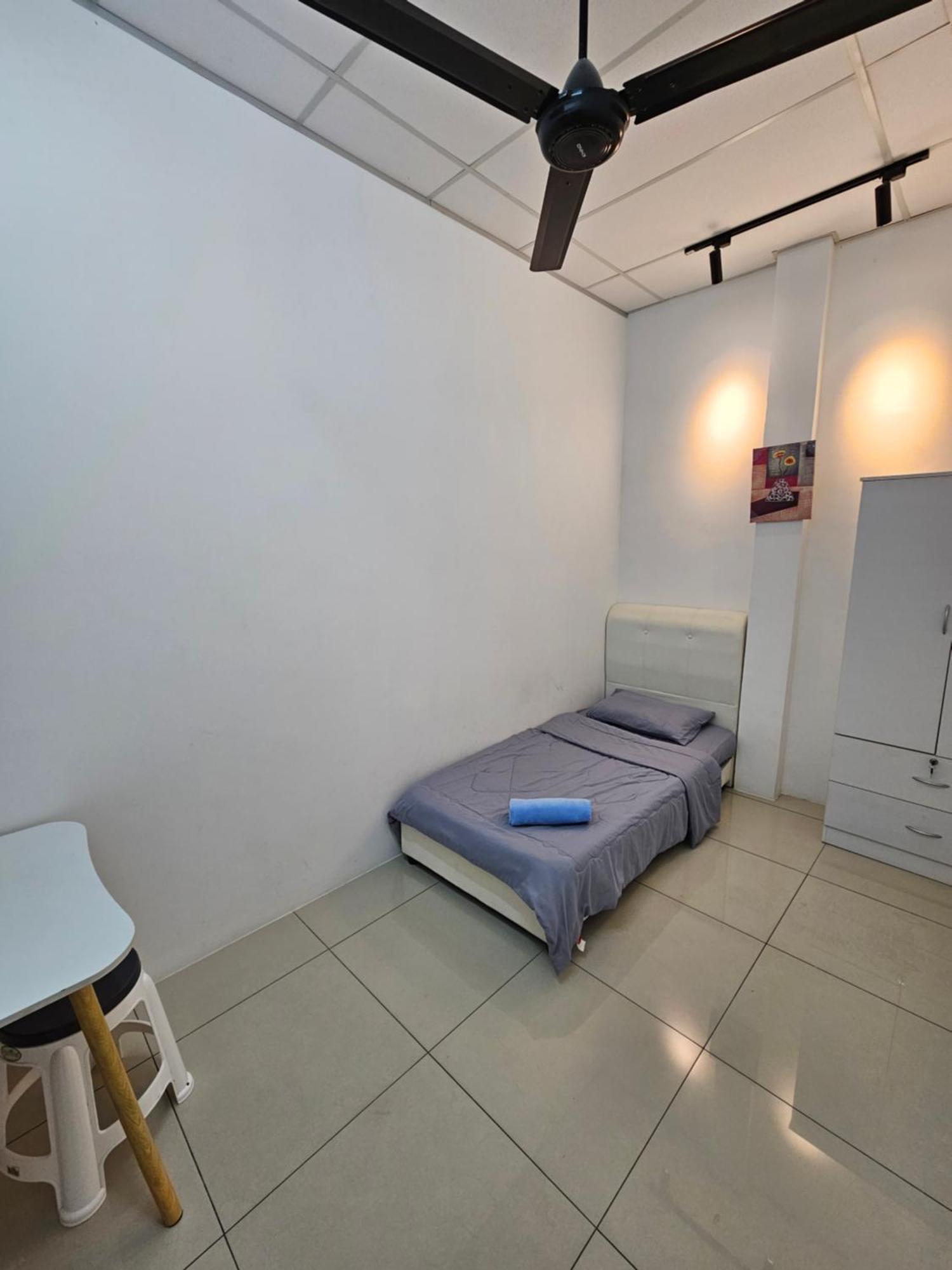 Color Mixed Home Hostel Джорджтаун Экстерьер фото
