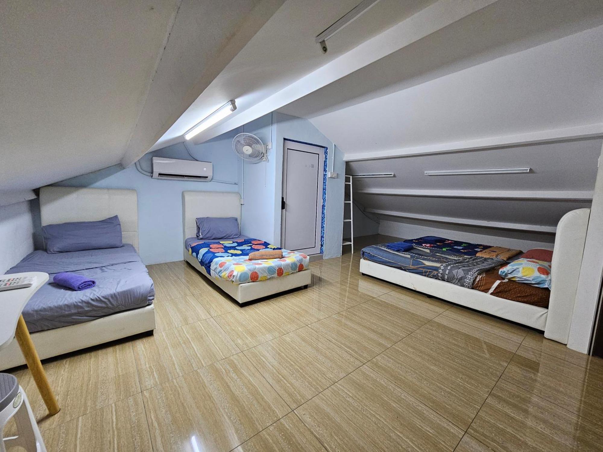 Color Mixed Home Hostel Джорджтаун Экстерьер фото