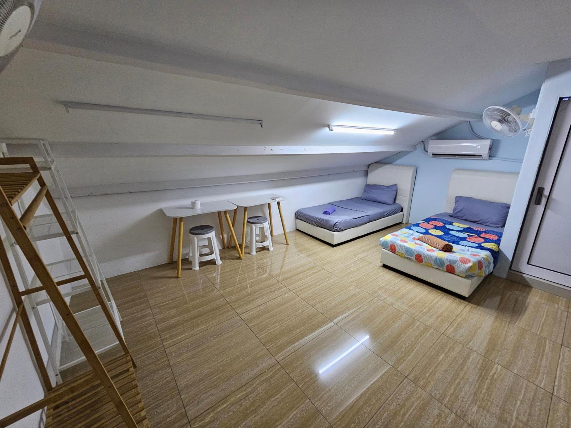 Color Mixed Home Hostel Джорджтаун Экстерьер фото