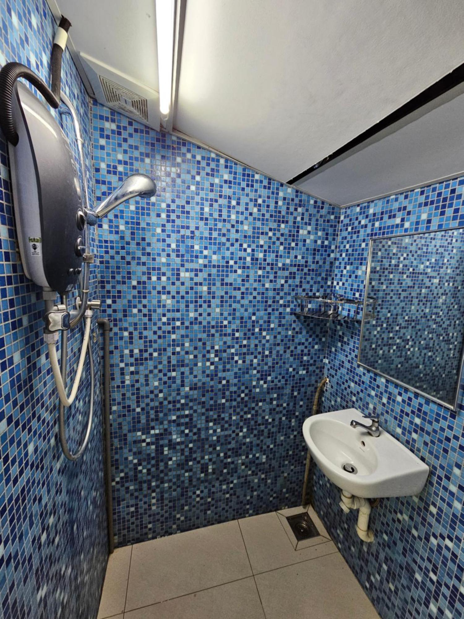 Color Mixed Home Hostel Джорджтаун Экстерьер фото