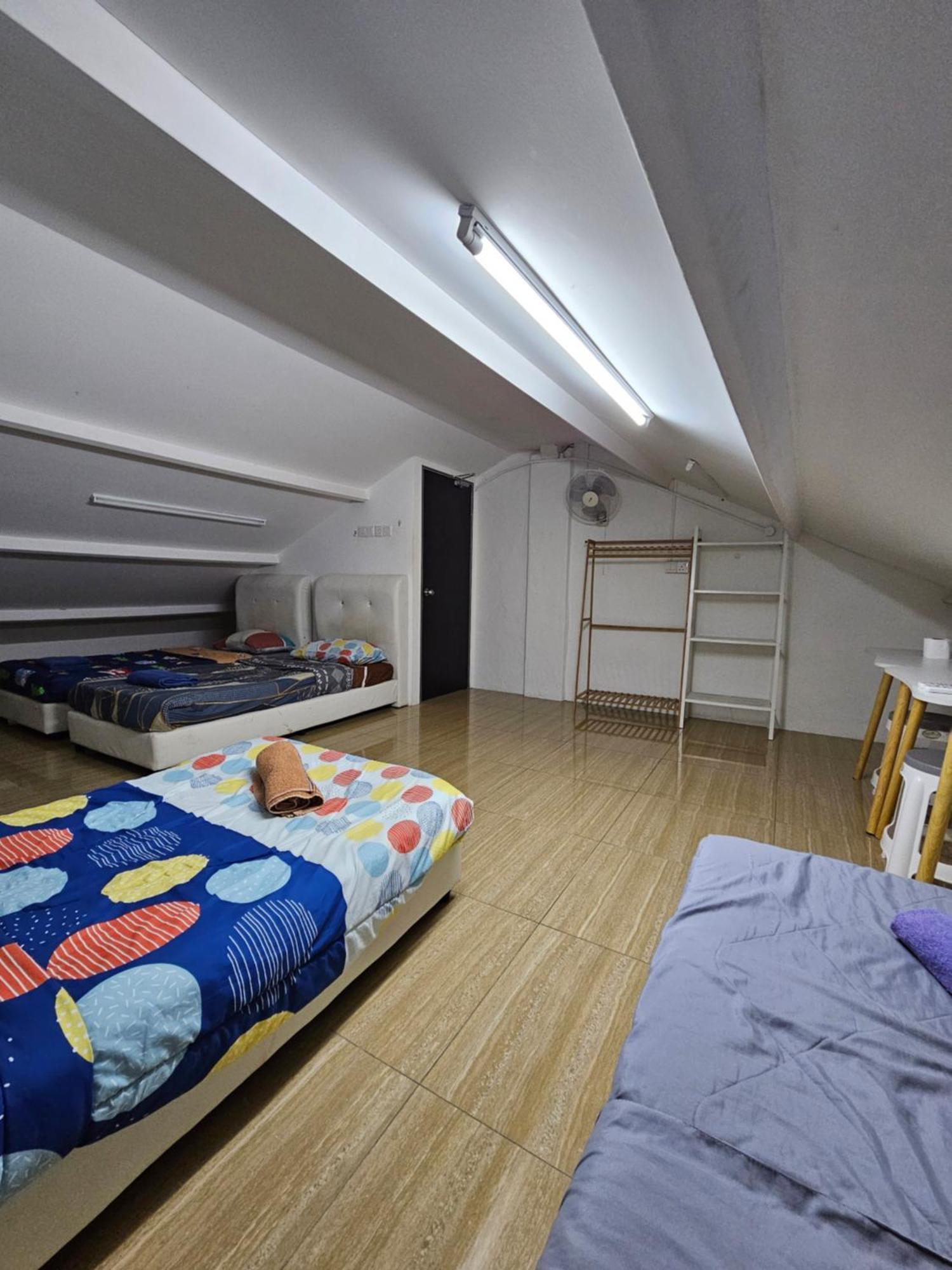 Color Mixed Home Hostel Джорджтаун Экстерьер фото